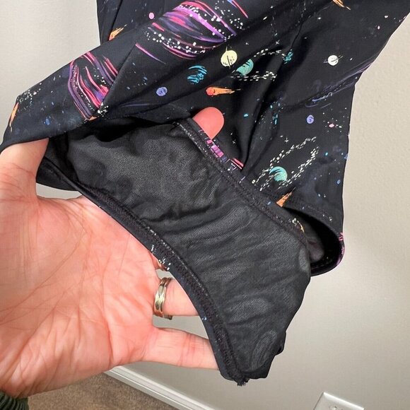 Torrid Galaxy Mesh One Piece Swimsuit Size 0 Large Black Celestial Beach Cruise - Picture 7 of 11